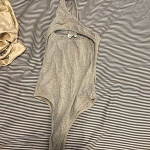 Super down Asymmetrical One shoulder Gray Bodysuit with Snap closure